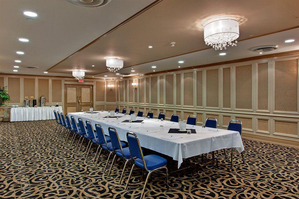 Holiday Inn Sudbury By Ihg Εστιατόριο φωτογραφία