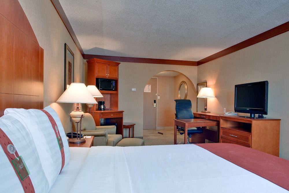 Holiday Inn Sudbury By Ihg Εξωτερικό φωτογραφία