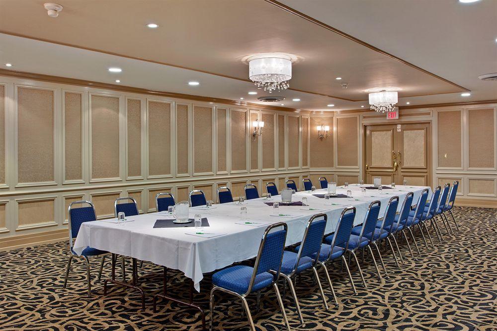 Holiday Inn Sudbury By Ihg Εστιατόριο φωτογραφία