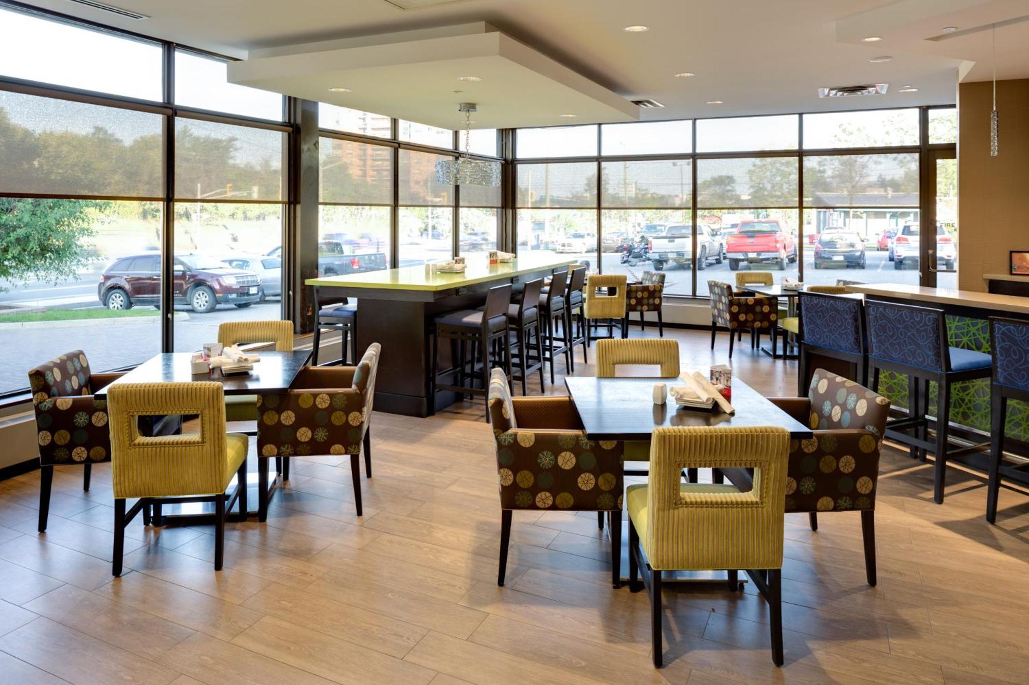 Holiday Inn Sudbury By Ihg Εξωτερικό φωτογραφία