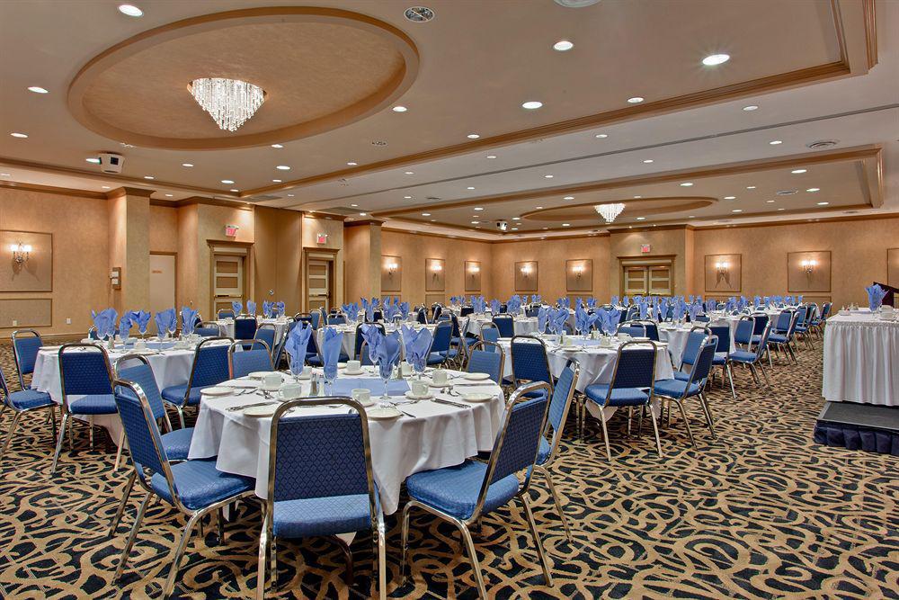 Holiday Inn Sudbury By Ihg Εστιατόριο φωτογραφία